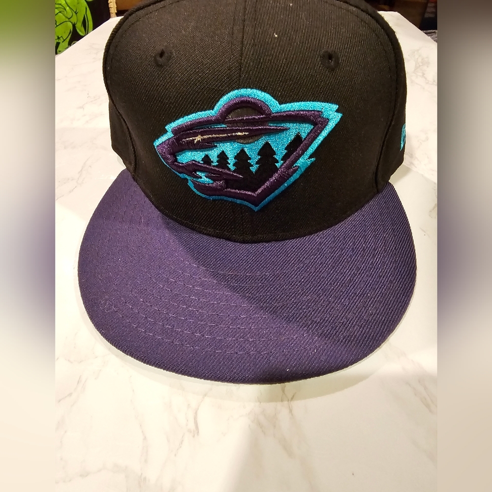 Rare NHL Minnesota Wild hat 7 3/8 New Era